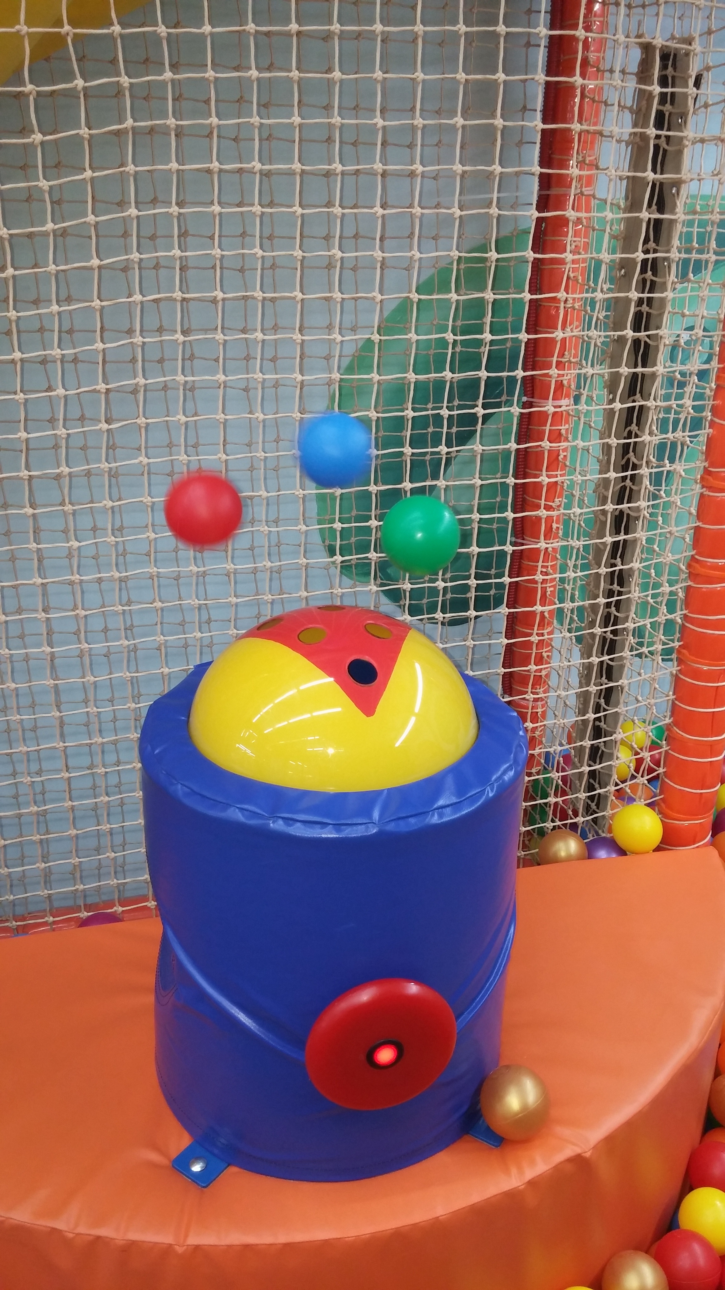 מתקן כדורי קסם לבריכת כדורים רב מרחב - תמונה מספר 3